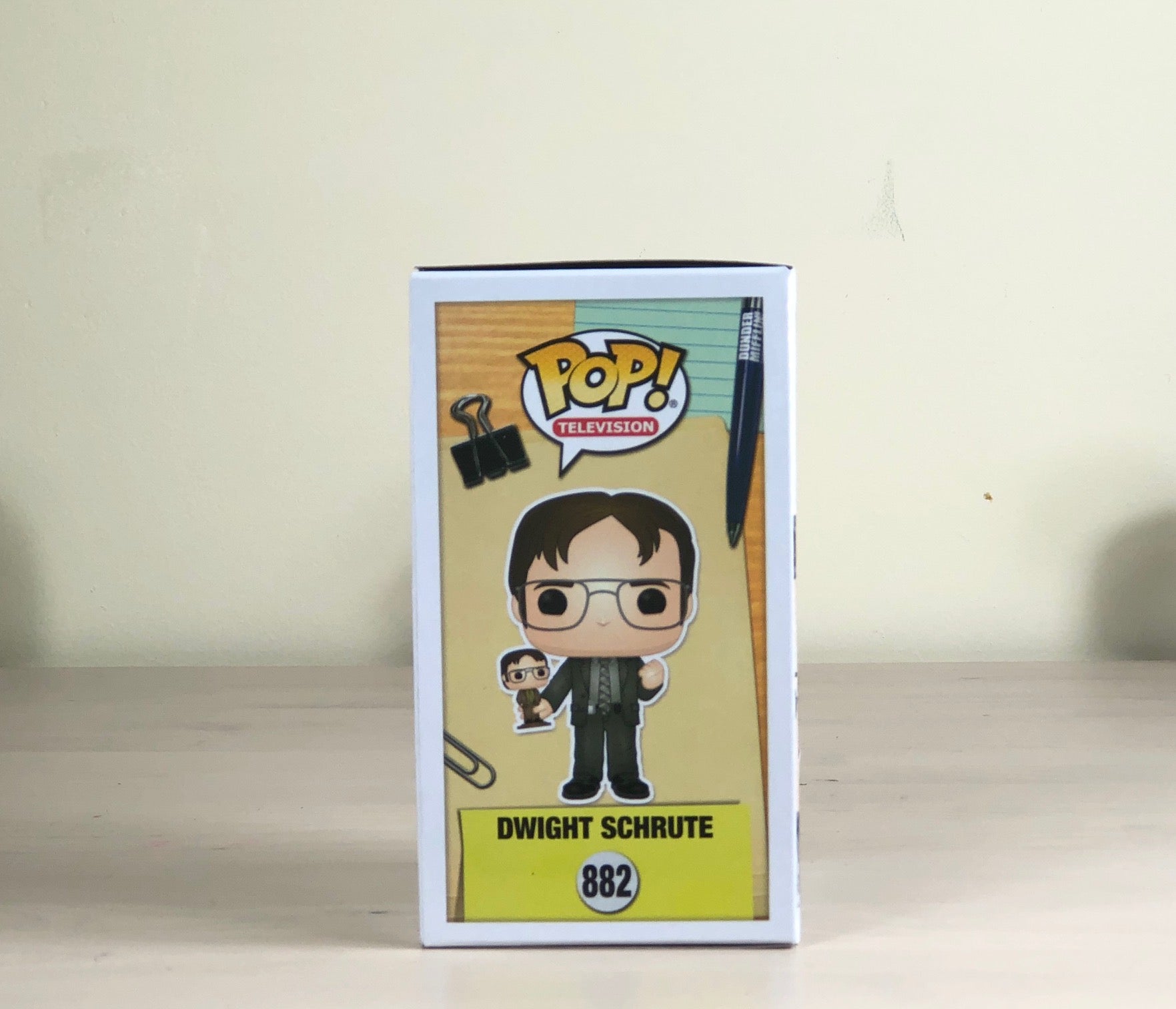 Funko Pop - The Office (Dwight Holding Dwight)