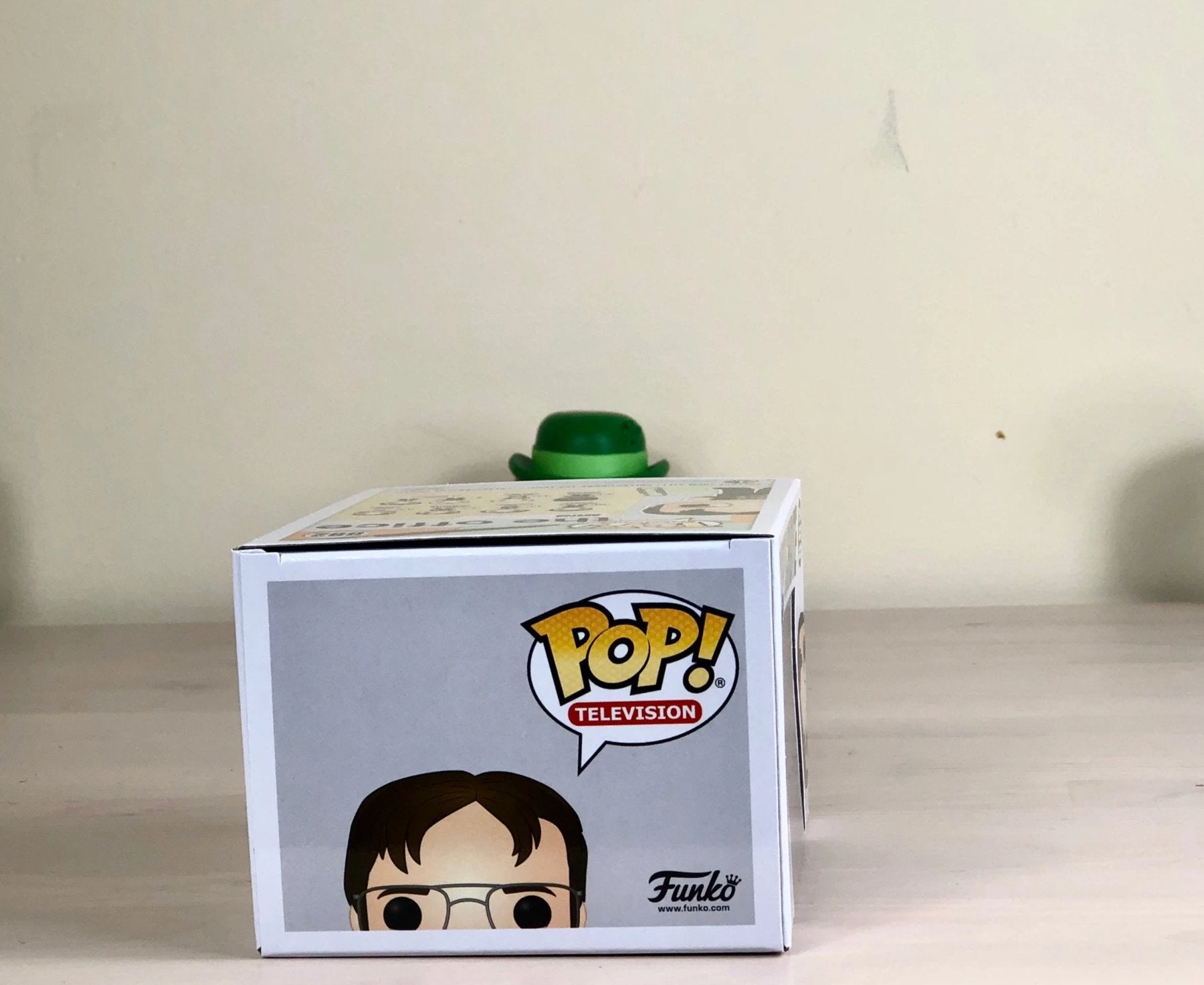 Funko Pop - The Office (Dwight Holding Dwight)