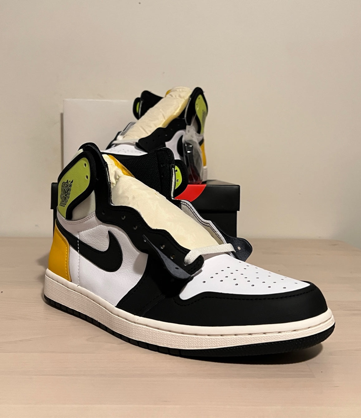 Air Jordan 1 Retro High OG 'Volt Gold' (Size 12)