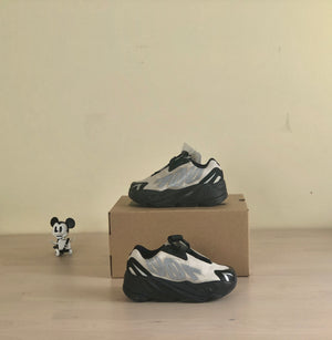 Yeezy Boost 700 MNVN Infants (Size 5K)